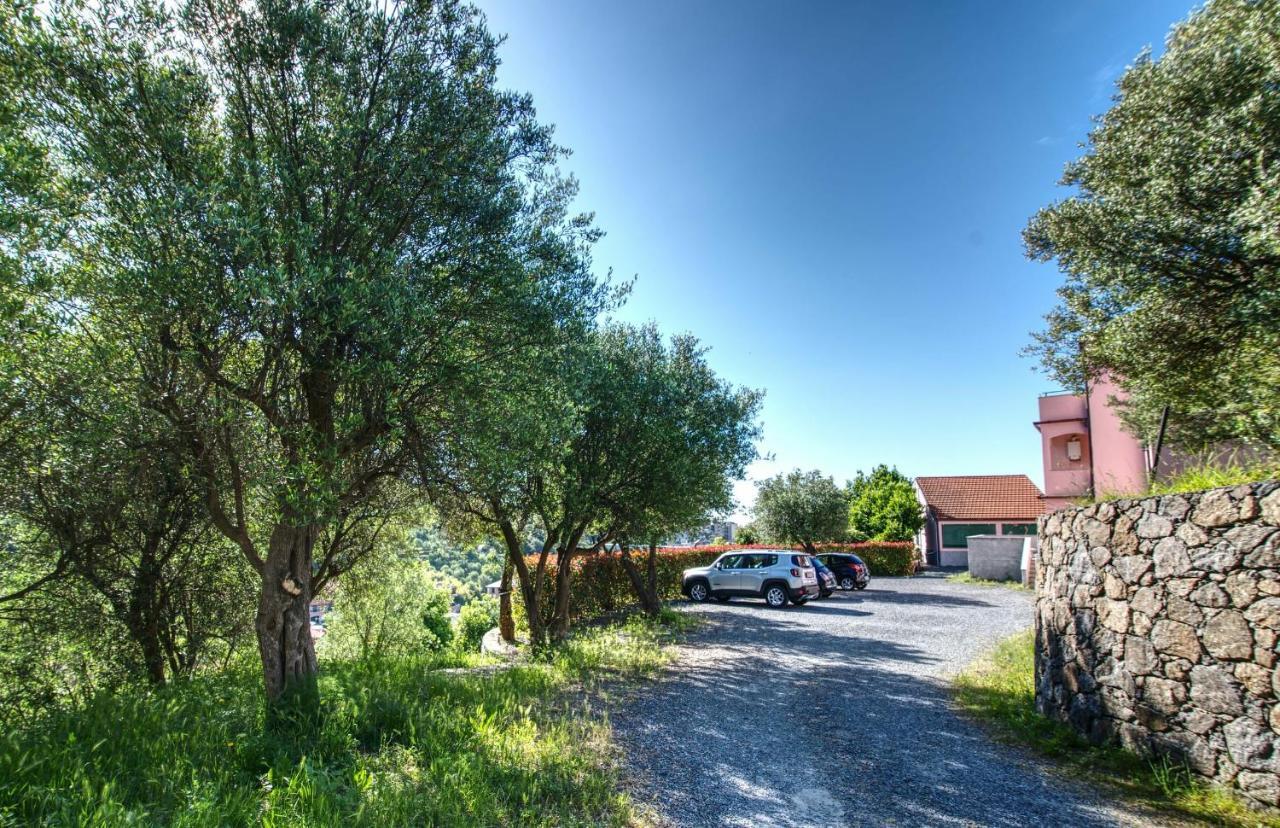 Villa Zafferano Suites Челле-Лигуре Экстерьер фото